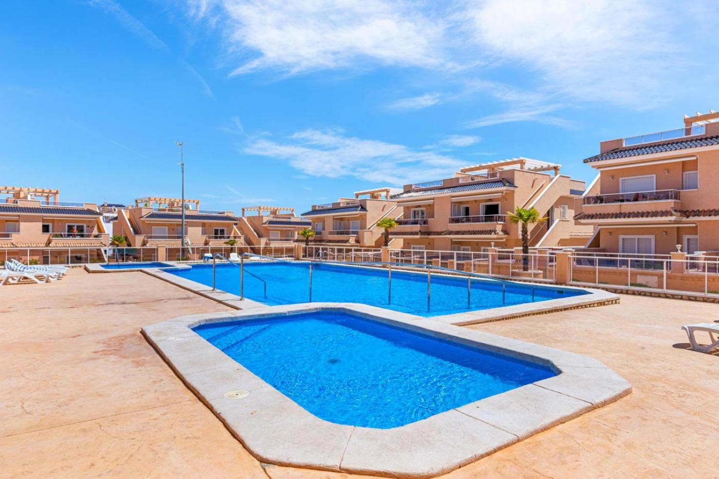 Apartments Punta Prima Indoor & Outdoor Pool Τορεβιέχα Εξωτερικό φωτογραφία