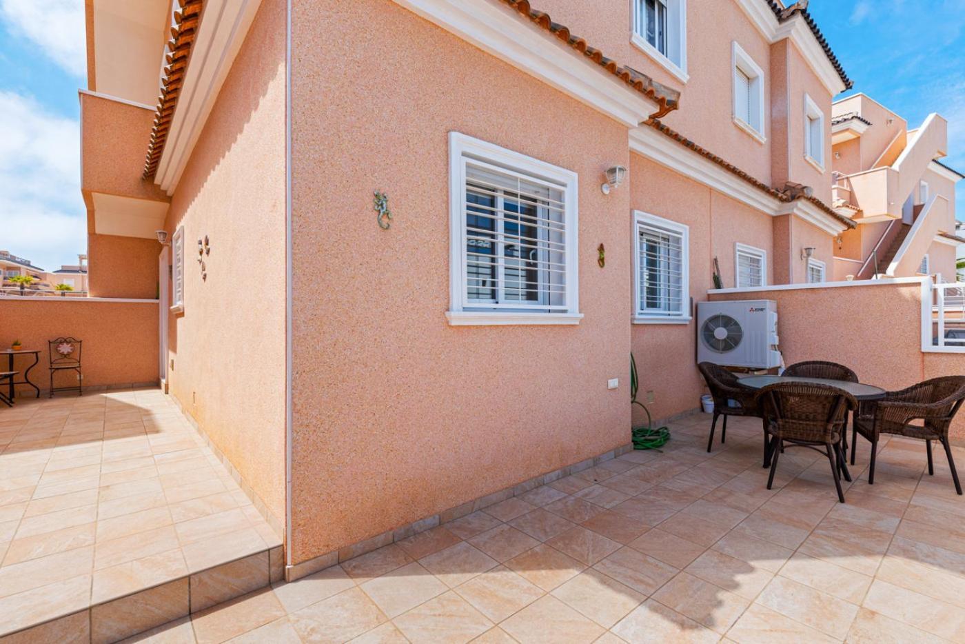 Apartments Punta Prima Indoor & Outdoor Pool Τορεβιέχα Εξωτερικό φωτογραφία