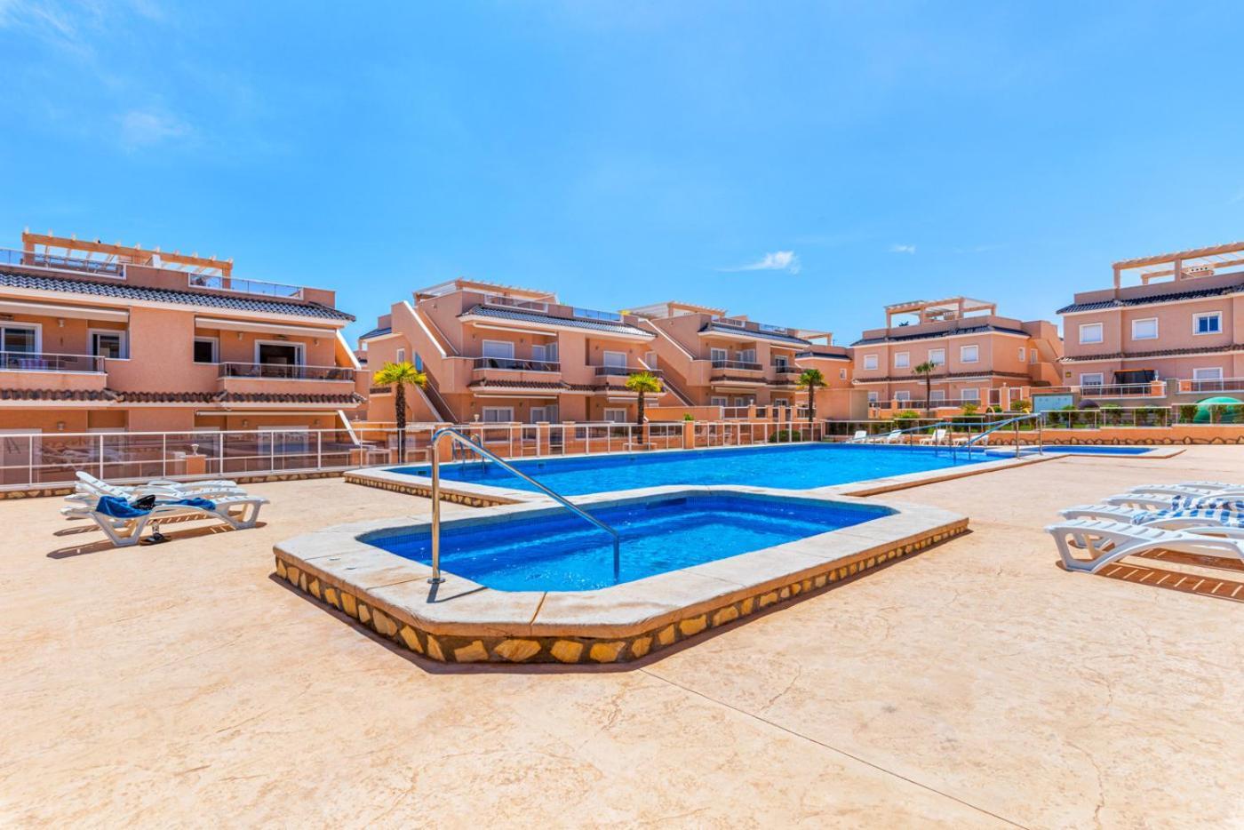 Apartments Punta Prima Indoor & Outdoor Pool Τορεβιέχα Εξωτερικό φωτογραφία